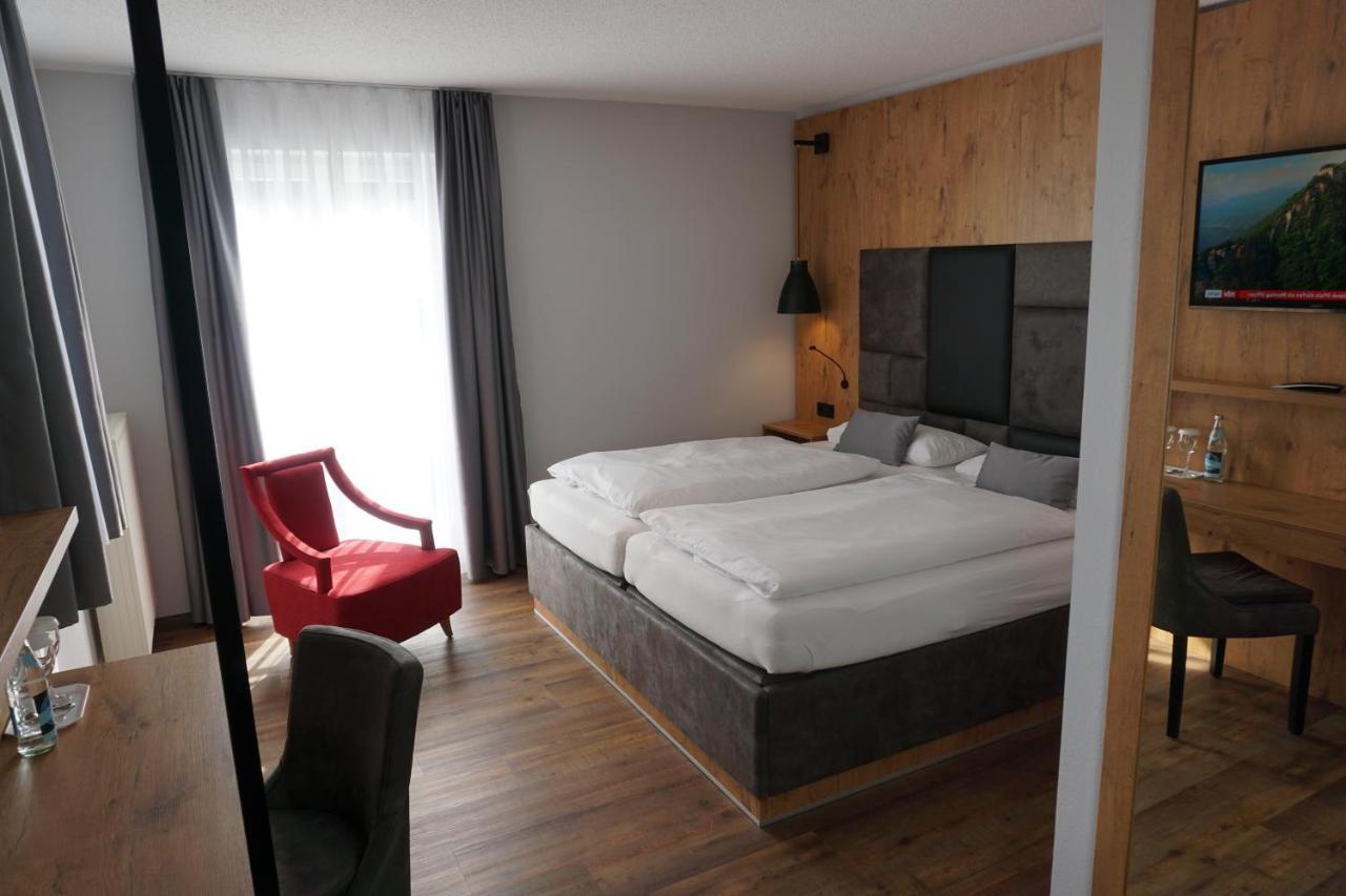 Hotel Gruener Baum Kaufbeuren Zewnętrze zdjęcie