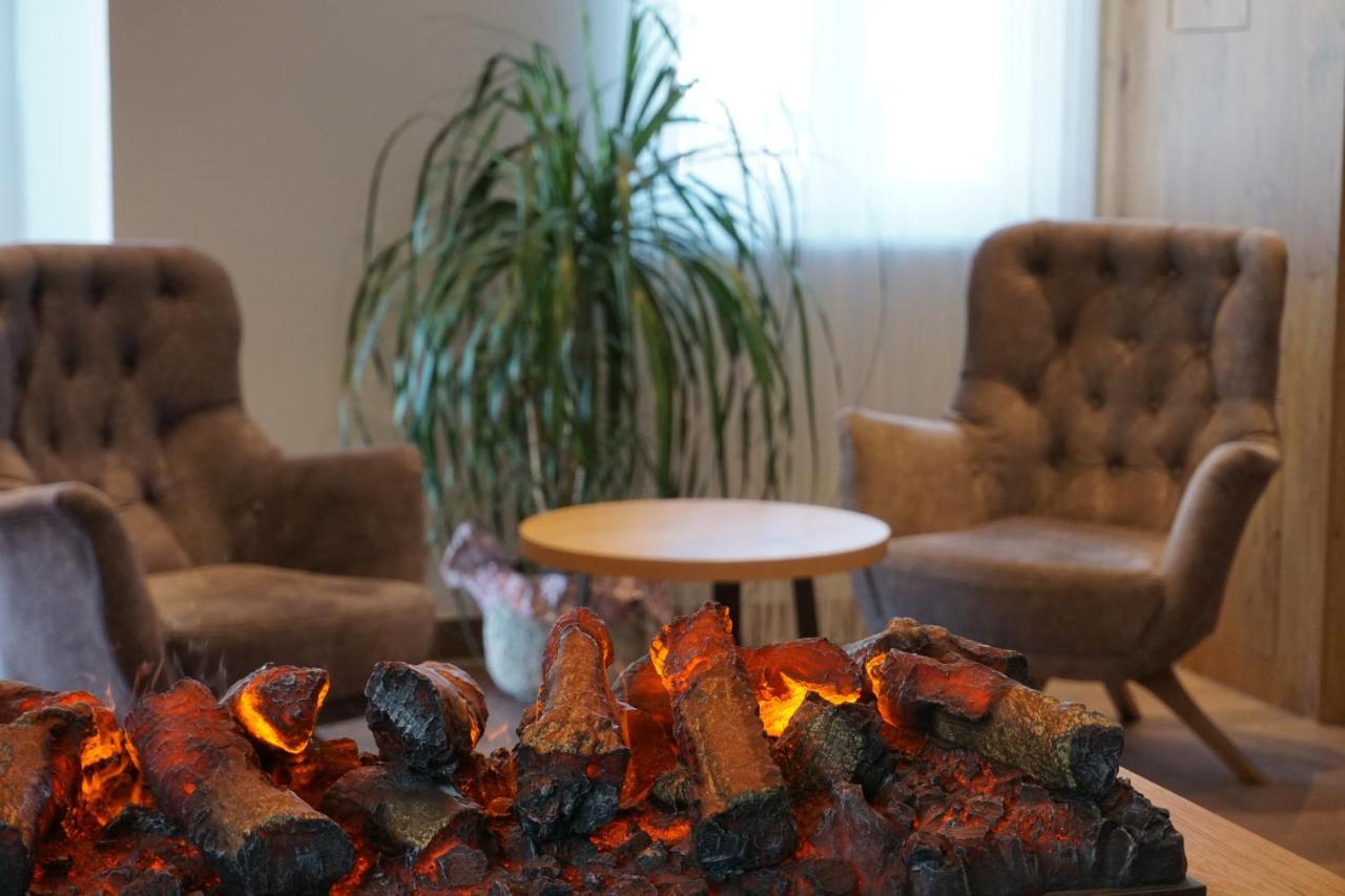 Hotel Gruener Baum Kaufbeuren Zewnętrze zdjęcie