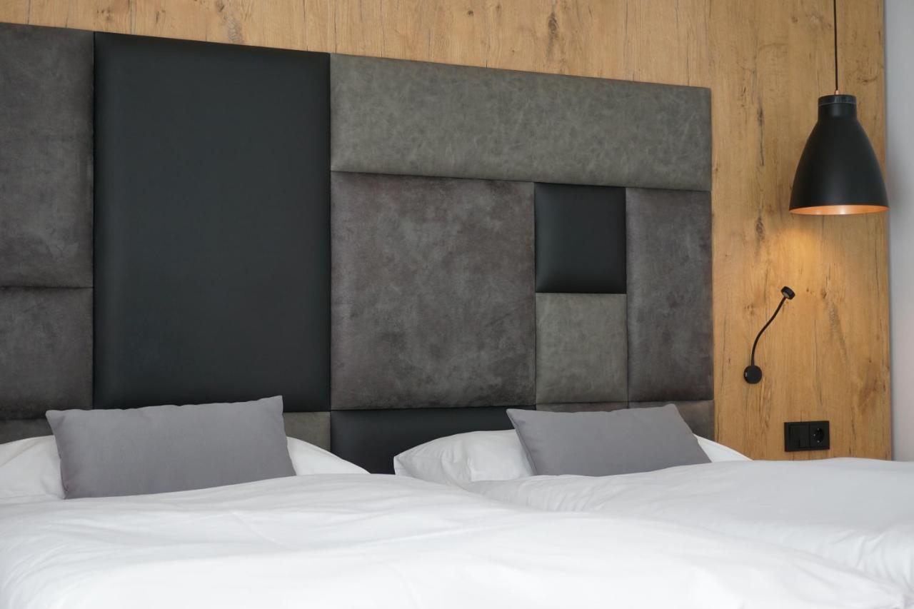 Hotel Gruener Baum Kaufbeuren Zewnętrze zdjęcie