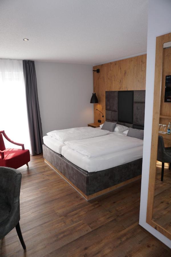 Hotel Gruener Baum Kaufbeuren Zewnętrze zdjęcie