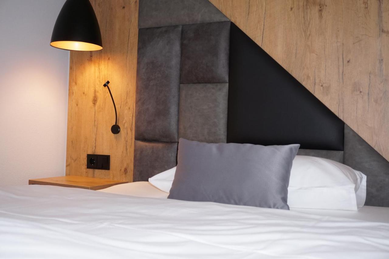 Hotel Gruener Baum Kaufbeuren Zewnętrze zdjęcie
