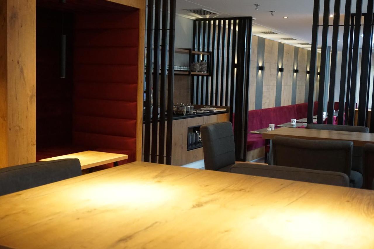 Hotel Gruener Baum Kaufbeuren Zewnętrze zdjęcie
