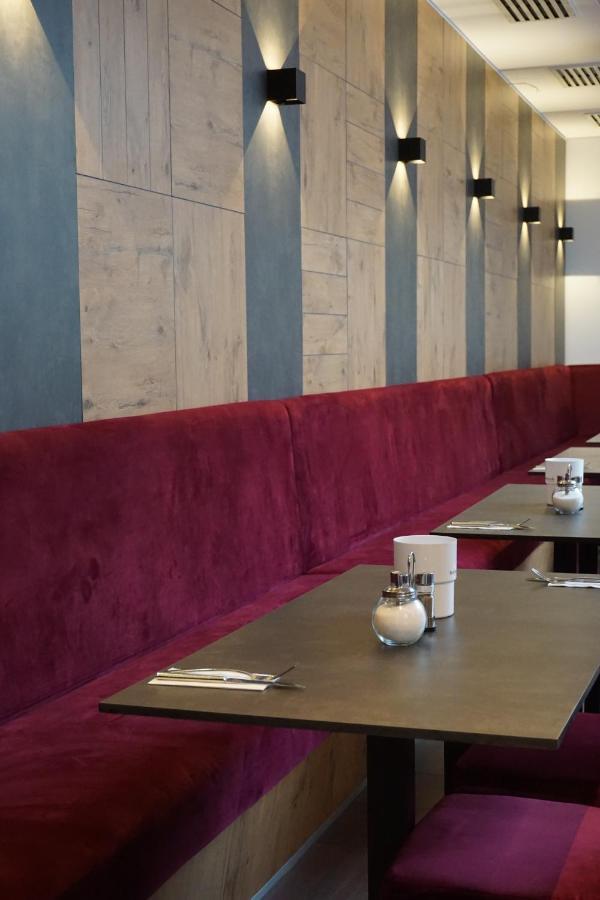 Hotel Gruener Baum Kaufbeuren Zewnętrze zdjęcie