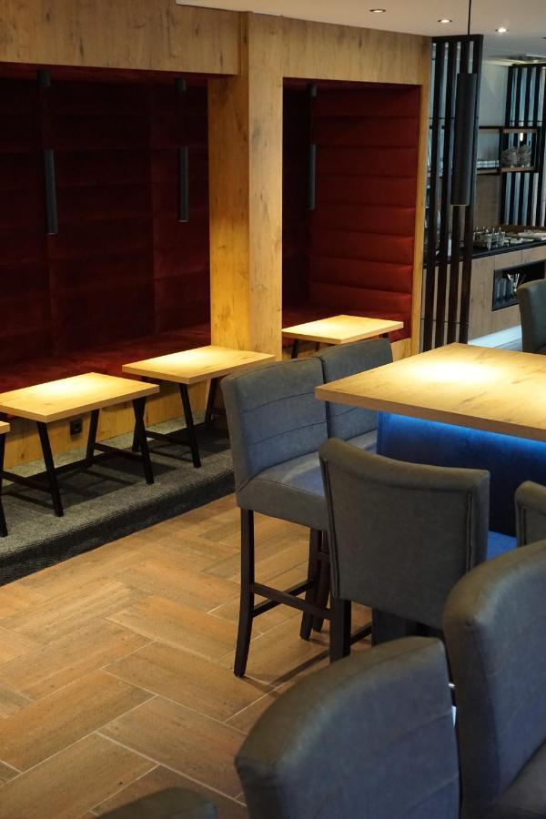 Hotel Gruener Baum Kaufbeuren Zewnętrze zdjęcie