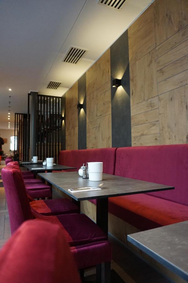 Hotel Gruener Baum Kaufbeuren Zewnętrze zdjęcie